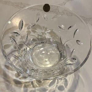 Elegant Crystal Decorative Bowl